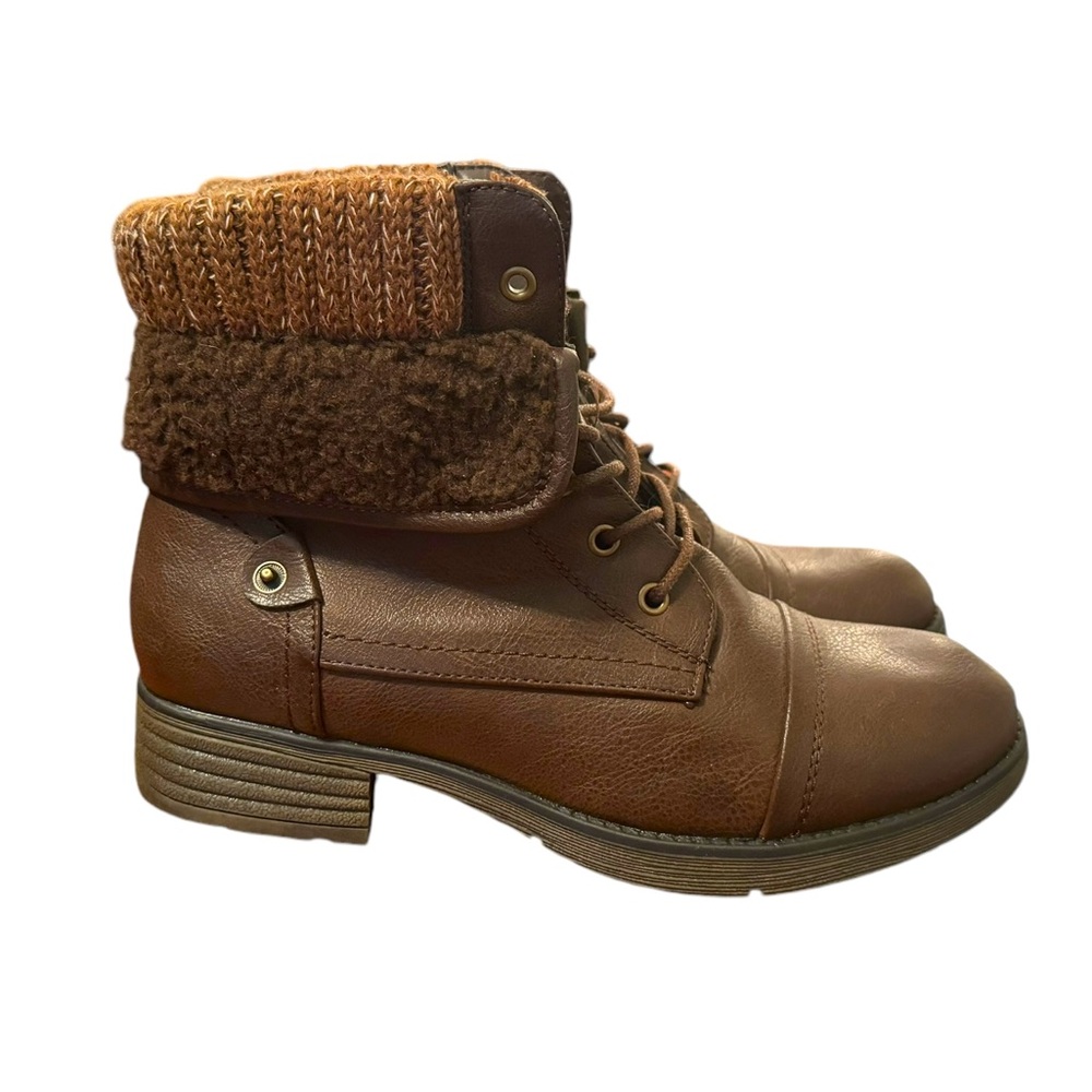 Women’s Moda Chics Multi-Toned Brown Mildly Heeled Cute Lace Up Boots. Size 8.
